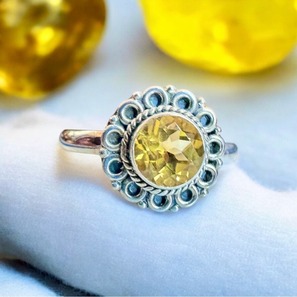 Floral Citrine Sterling Silver Ring (9.75) - Picture 4 of 15